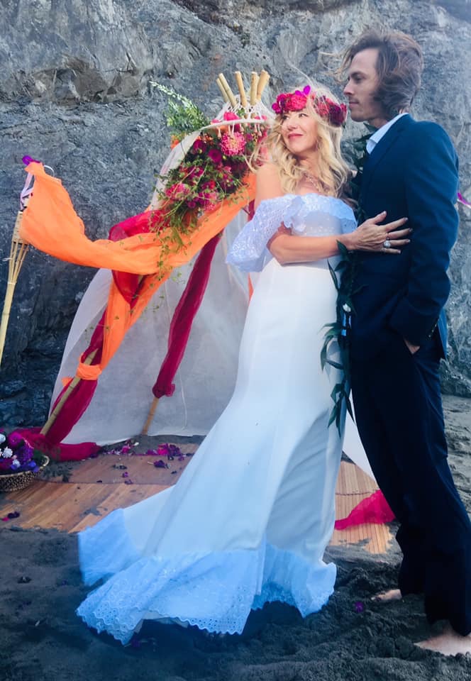 Siobhan Neilland Marries Evan on China Beach San Franciscco
